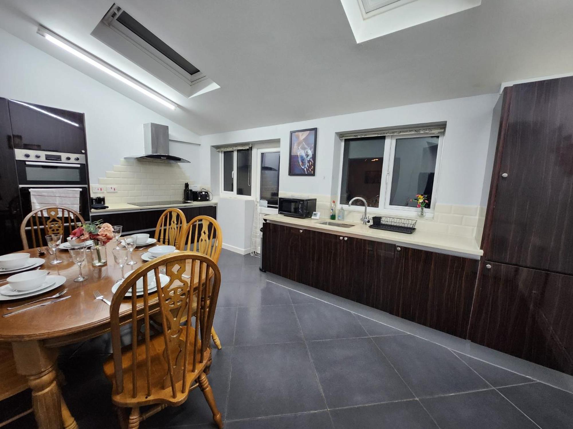 Dale House- Free Secured Parking Coventry