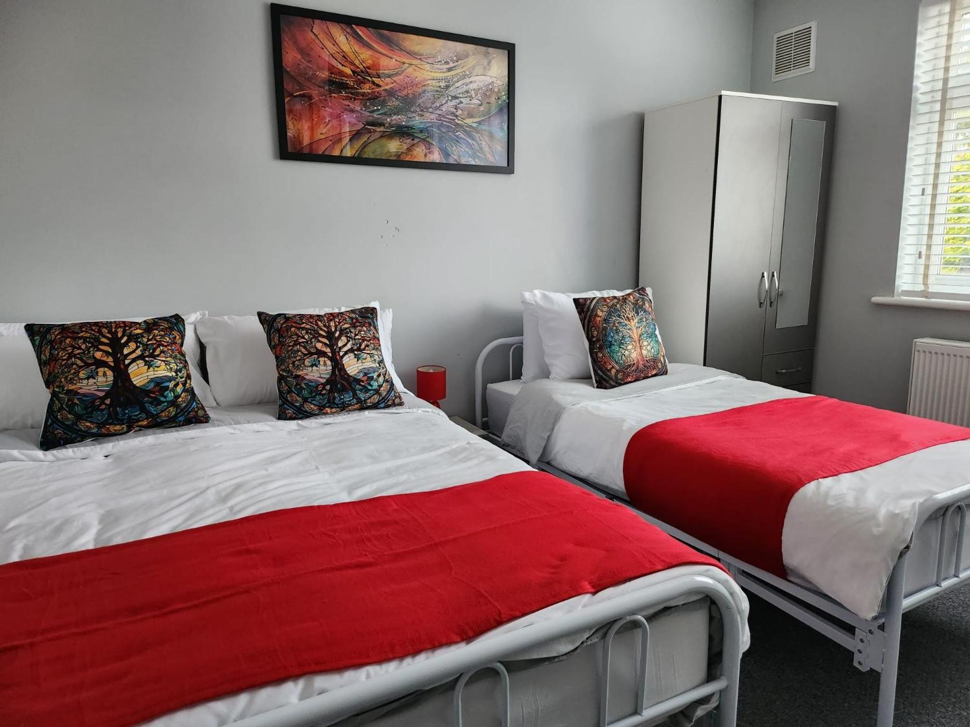 Apartment Dale House- Free Secured Parking *
