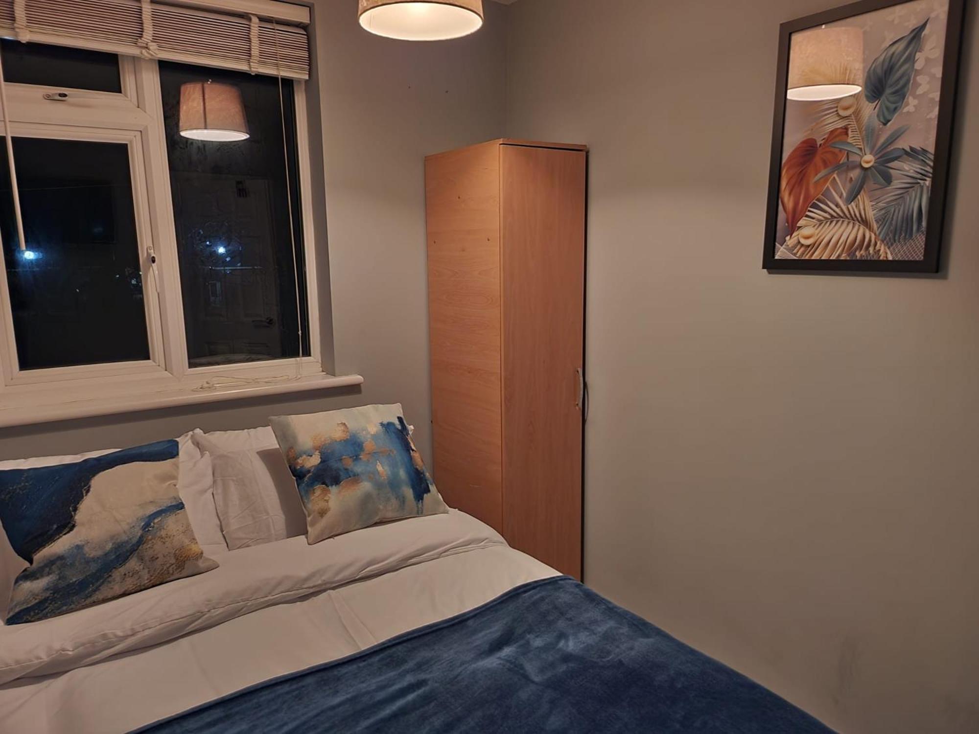 Apartment Dale House- Free Secured Parking *