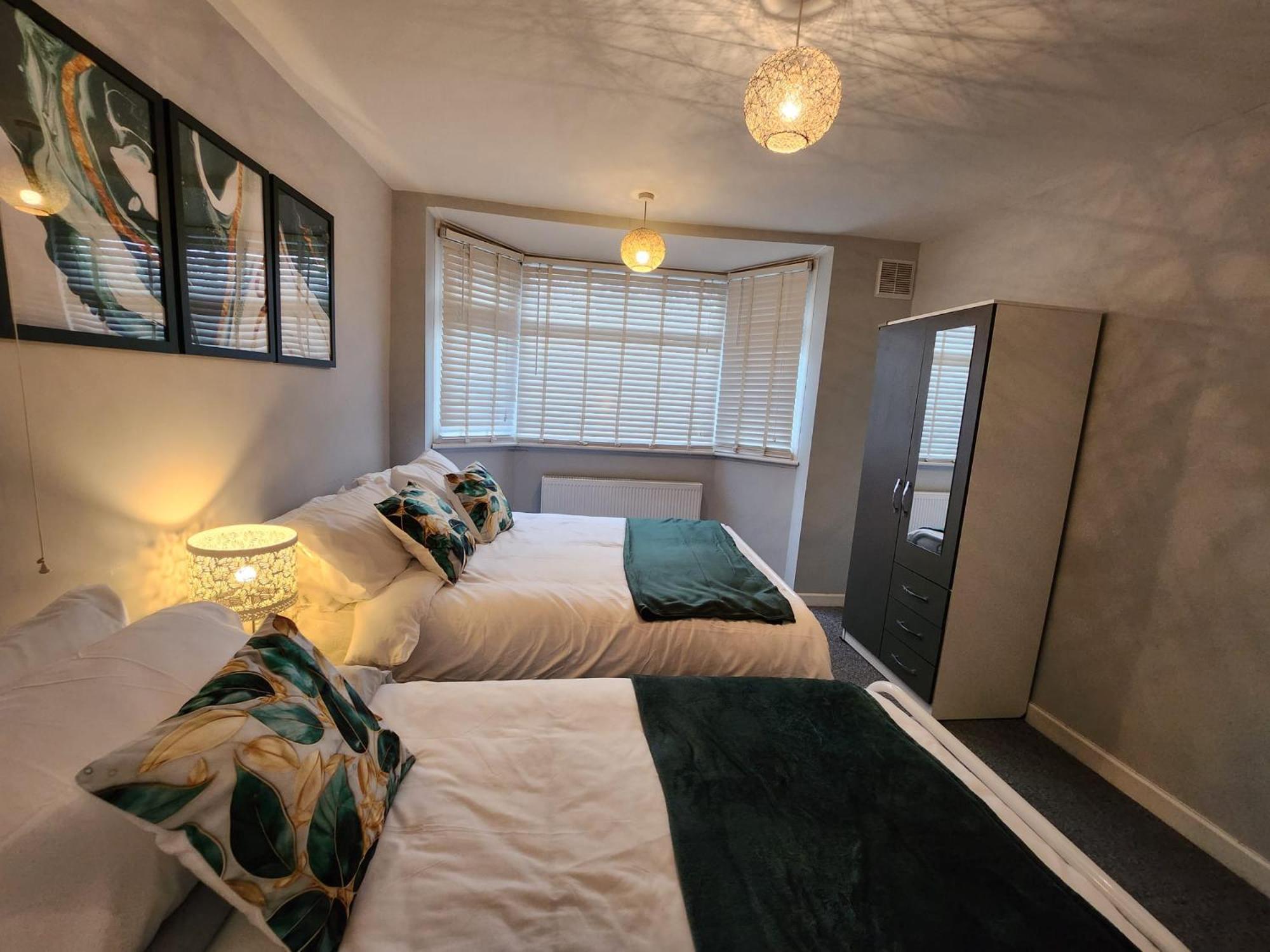 Dale House- Free Secured Parking Apartment Coventry