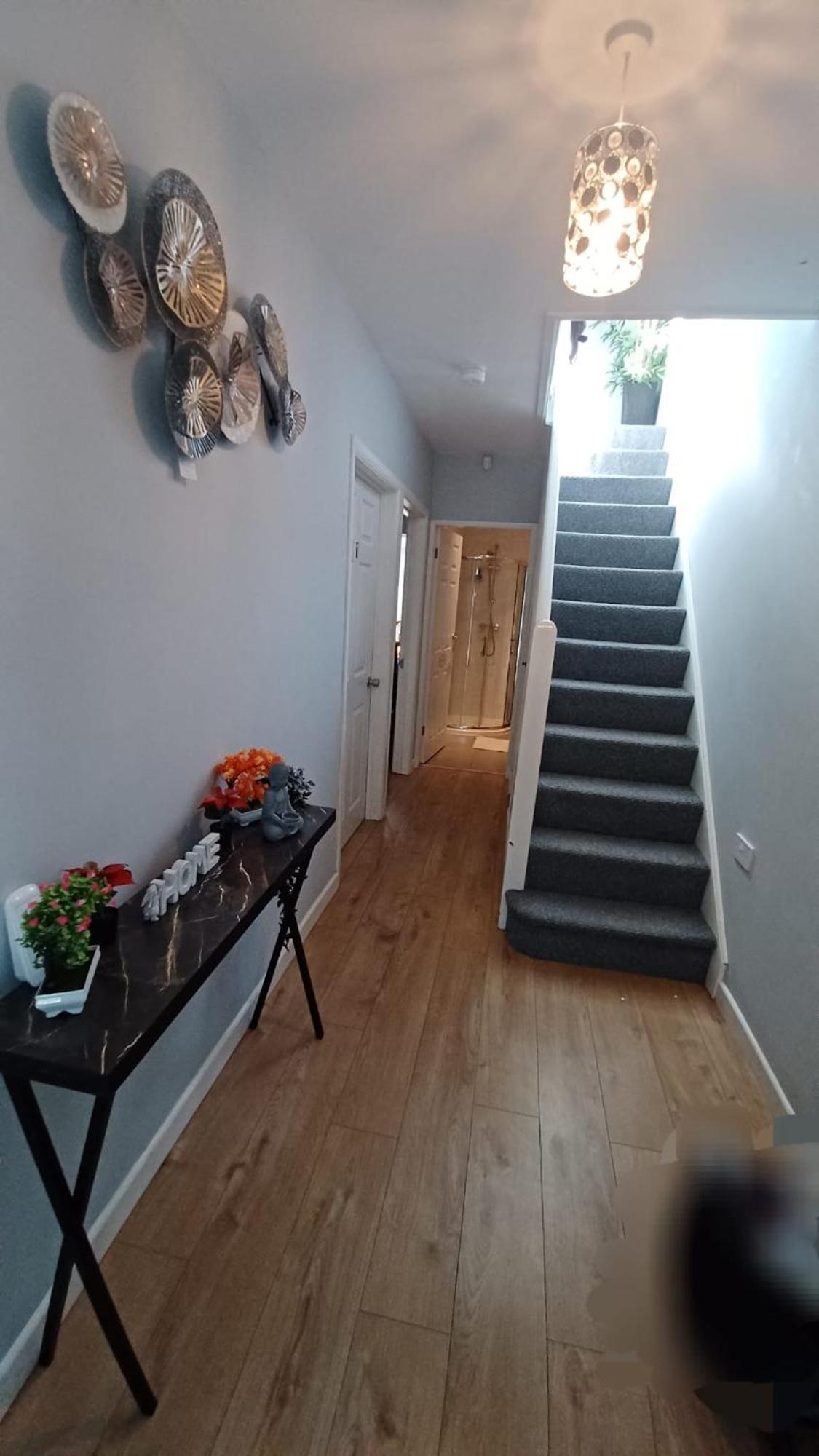Apartment Dale House- Free Secured Parking